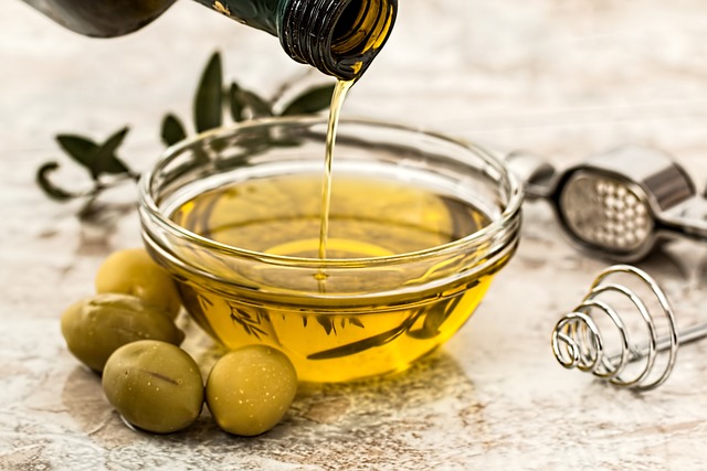 What are You Eating? Healthy Picks for Women Over 50- Olive oil